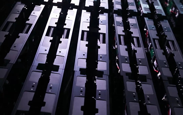 鎂麗箱體“裝屏神器” 讓<a href=http://www.chzys.com/xiaojianju/ target=_blank class=infotextkey>小間距</a>大屏so easy 5.webp.jpg